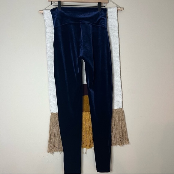Spanx Navy Velvet Leggings Size Large - Picture 5 of 7